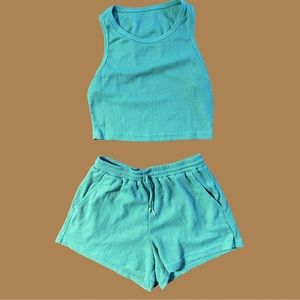 Trendy Crop top & shorts lounge workout set
